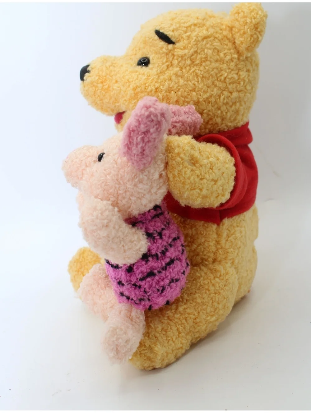 1999 Disney Winnie the Pooh Squeeze Piglet Pooh Sings Giggles Plush 2 Dolls